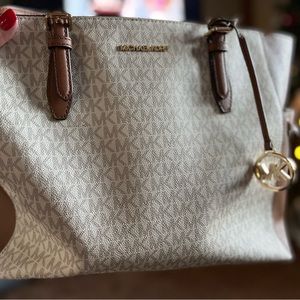 Michael kors purse with matching wallet, and lap top case